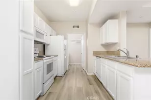41410 Juniper St, Murrieta, CA 92562 - Photo 9