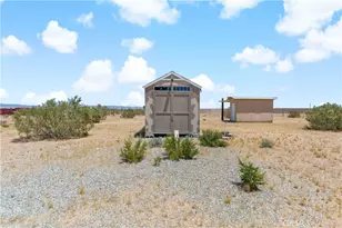 61375 Leslie Ln, Landers, CA 92285 - Photo 5
