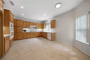 24177 Calle Artino, Murrieta, CA 92562 - Photo 9
