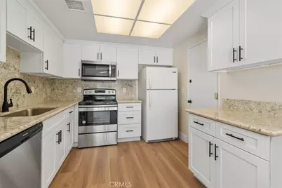 28518 Via Las Flores, Murrieta, CA 92563 - Photo 11