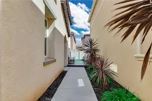 41949 Zafra, Murrieta, CA 92562 - Photo 3