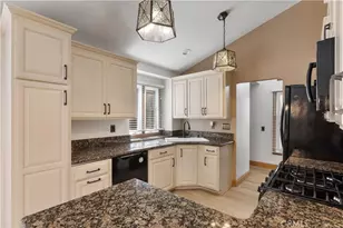 38501 Oaktree Loop, Murrieta, CA 92562 - Photo 7