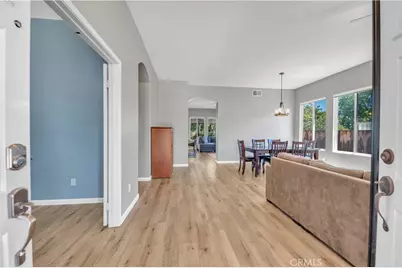 23476 Bending Oak Court, Murrieta, CA 92562 - Photo 9