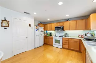 9406 Hampstead Ct, Riverside, CA 92508 - Photo 9