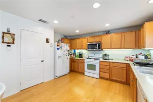 9406 Hampstead Ct, Riverside, CA 92508 - Photo 9