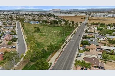 2761 Redlands, Perris, CA 92571 - Photo 73
