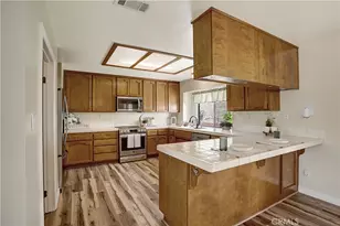 22196 Hoofbeat Way, Canyon Lake, CA 92587 - Photo 11