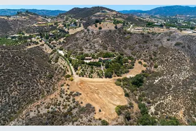 21128 Via Los Laureles, Murrieta, CA 92562 - Photo 59