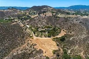 21128 Via Los Laureles, Murrieta, CA 92562 - Photo 59