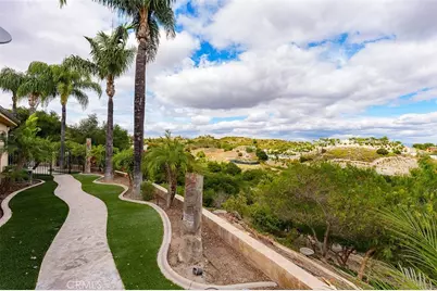 21128 Via Los Laureles, Murrieta, CA 92562 - Photo 5
