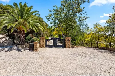 21128 Via Los Laureles, Murrieta, CA 92562 - Photo 11