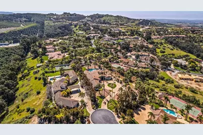 31499 Lake Vista Cir, Bonsall, CA 92003 - Photo 3