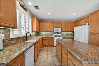 26110 Shady Brook, Murrieta, CA 92563 - Photo 5