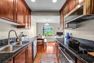 8640 Via Mallorca #B, La Jolla, CA 92037 - Photo 13