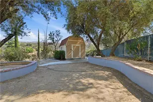41215 Crest Dr, Hemet, CA 92544 - Photo 37