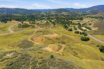 995 Via Feliz, Murrieta, CA 92562 - Photo 7