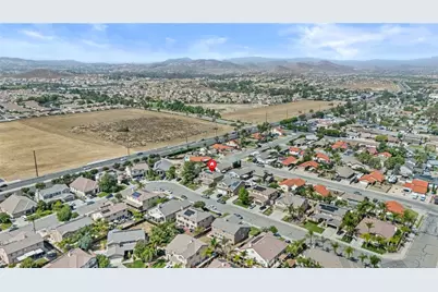 29949 Fox Creek, Menifee, CA 92586 - Photo 39