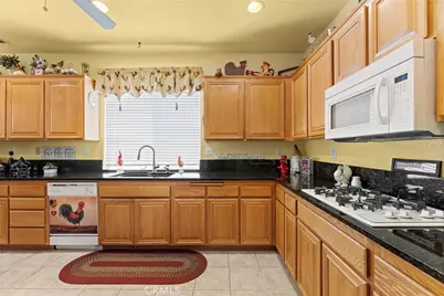 40145 Colony, Murrieta, CA 92562 - Photo 9
