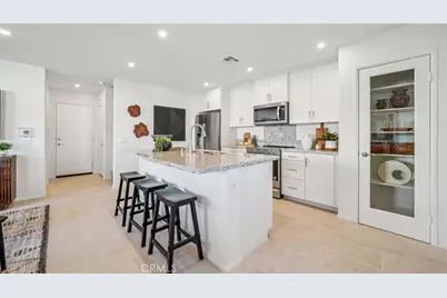 16215 Lumia Way, Fontana, CA 92336 - Photo 7