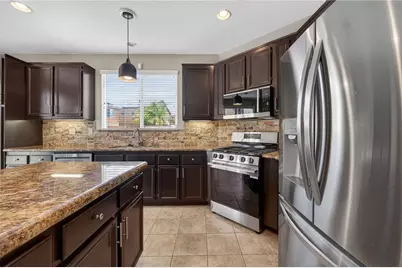 38390 Magdelena St, Murrieta, CA 92563 - Photo 11