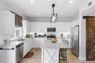 44682 Brookvail Ct, Temecula, CA 92592 - Photo 3