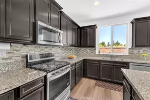 30536 Astoria Ln, Murrieta, CA 92563 - Photo 13