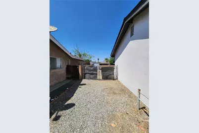 832 E Stetson, Hemet, CA 92543 - Photo 3