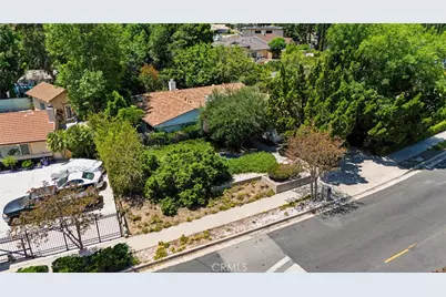 12729 Jolette Avenue, Granada Hills, CA 91344 - Photo 37