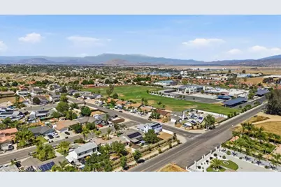 1893 Loma Bonita, Perris, CA 92570 - Photo 35