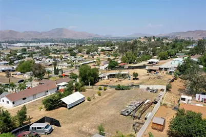 9542 52nd, Jurupa Valley, CA 92509 - Photo 37