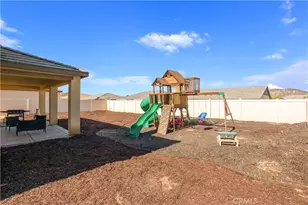 26017 Redoak St, Menifee, CA 92584 - Photo 23
