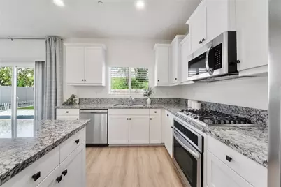 24248 Bay Laurel Avenue, Murrieta, CA 92562 - Photo 9