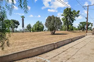 26750 Oakmont Dr, Menifee, CA 92586 - Photo 29