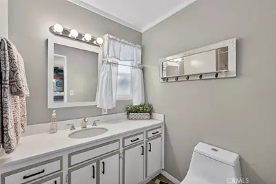 2789 E Oshkosh, Anaheim, CA 92806 - Photo 23