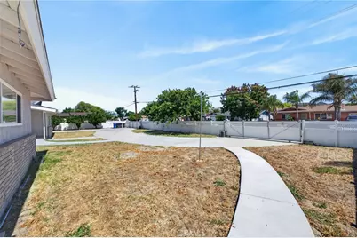 940 E Whittier, Hemet, CA 92543 - Photo 47