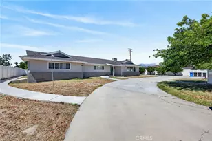 940 E Whittier, Hemet, CA 92543 - Photo 37