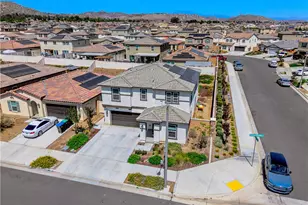 25662 Buckeye Mdw Ln, Homeland, CA 92548 - Photo 3