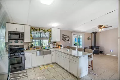 25210 Catalina, Murrieta, CA 92562 - Photo 3