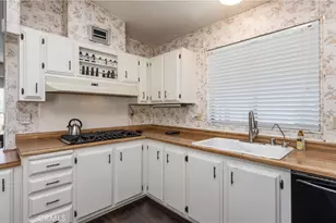 24600 Mountain Ave, Hemet, CA 92544 - Photo 7