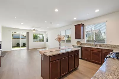 38121 Summer Ridge Drive, Murrieta, CA 92563 - Photo 9