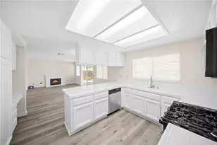 24784 Half Dome Ct, Murrieta, CA 92562 - Photo 7