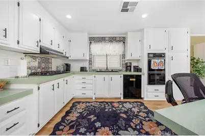 29135 Via Zapata, Murrieta, CA 92563 - Photo 9