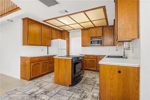 22627 Calcutta, Canyon Lake, CA 92587 - Photo 17