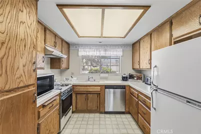 726 Piccadilly Square, Hemet, CA 92544 - Photo 11