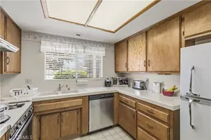 726 Piccadilly Square, Hemet, CA 92544 - Photo 13