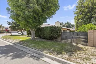 726 Piccadilly Square, Hemet, CA 92544 - Photo 31