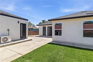 11018 S Chanera, Inglewood, CA 90303 - Photo 17