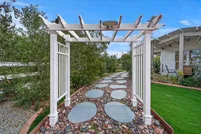 39565 Spanish Oaks Drive, Temecula, CA 92592 - Photo 21