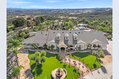 35751 Avenida La Cresta, Murrieta, CA 92562 - Photo 3