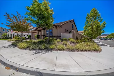 24261 Pistachio Street, Murrieta, CA 92562 - Photo 3